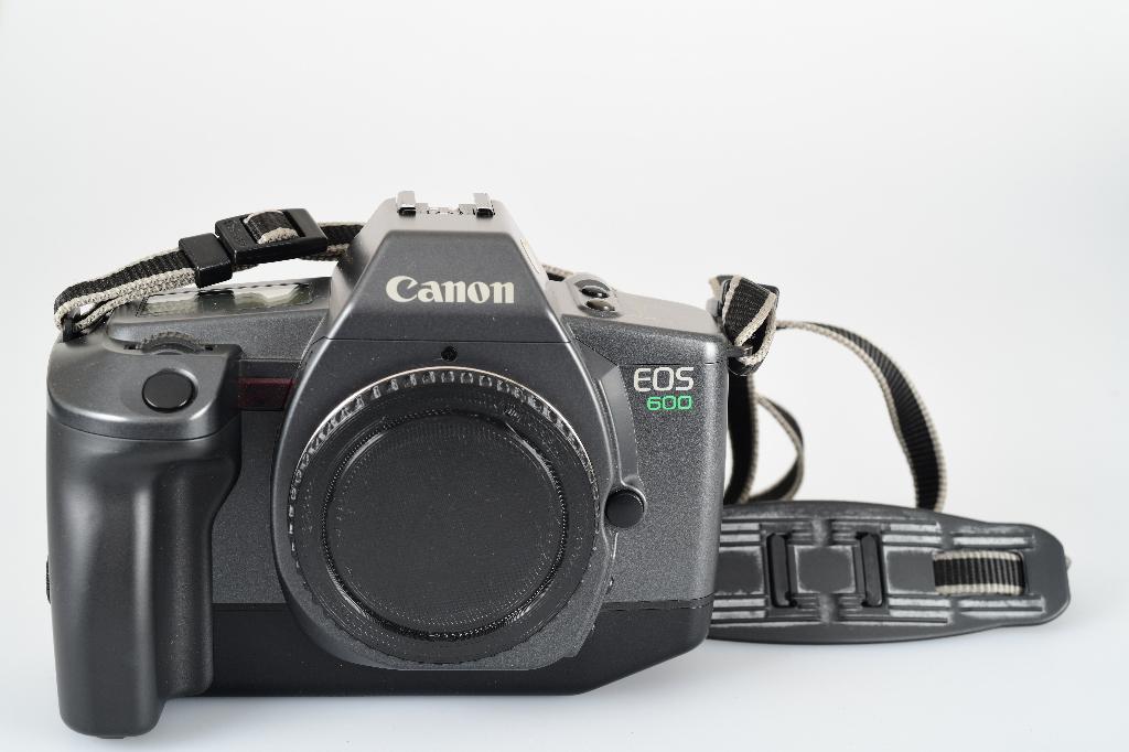 Canon eos 600 analoog, Audio, Tv en Foto, Fotocamera's Analoog, Ophalen of Verzenden, Gebruikt, Spiegelreflex, Canon