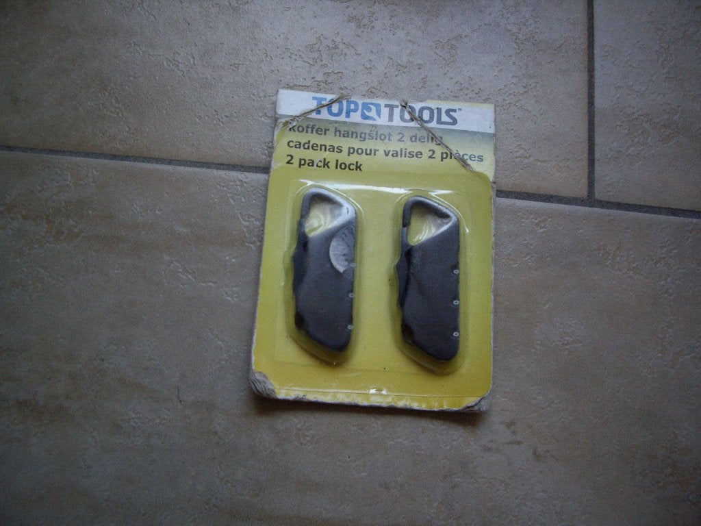 2 nieuwe sloten voor koffer of tas, Sieraden, Tassen en Uiterlijk, Koffers, Hard kunststof, Minder dan 50 cm, Ophalen of Verzenden