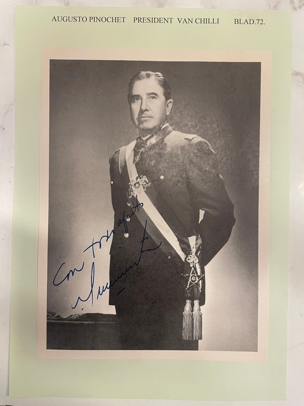 Gesigneerde foto plus brief augusto pinochet, Ophalen of Verzenden, Zo goed als nieuw, A1 t/m A3, Film en Tv