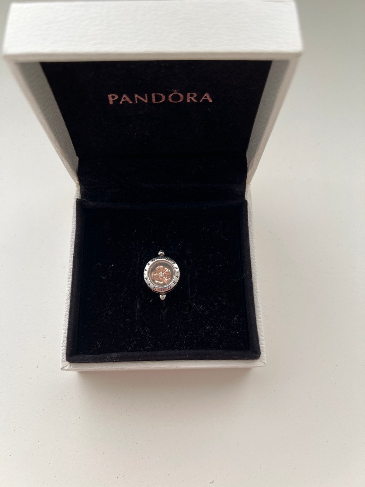 Pandora Medaillon Klavertje 4 Ring Zilver/Roségoud maat 58, Zo goed als nieuw, 17 tot 18, Dame, Zilver