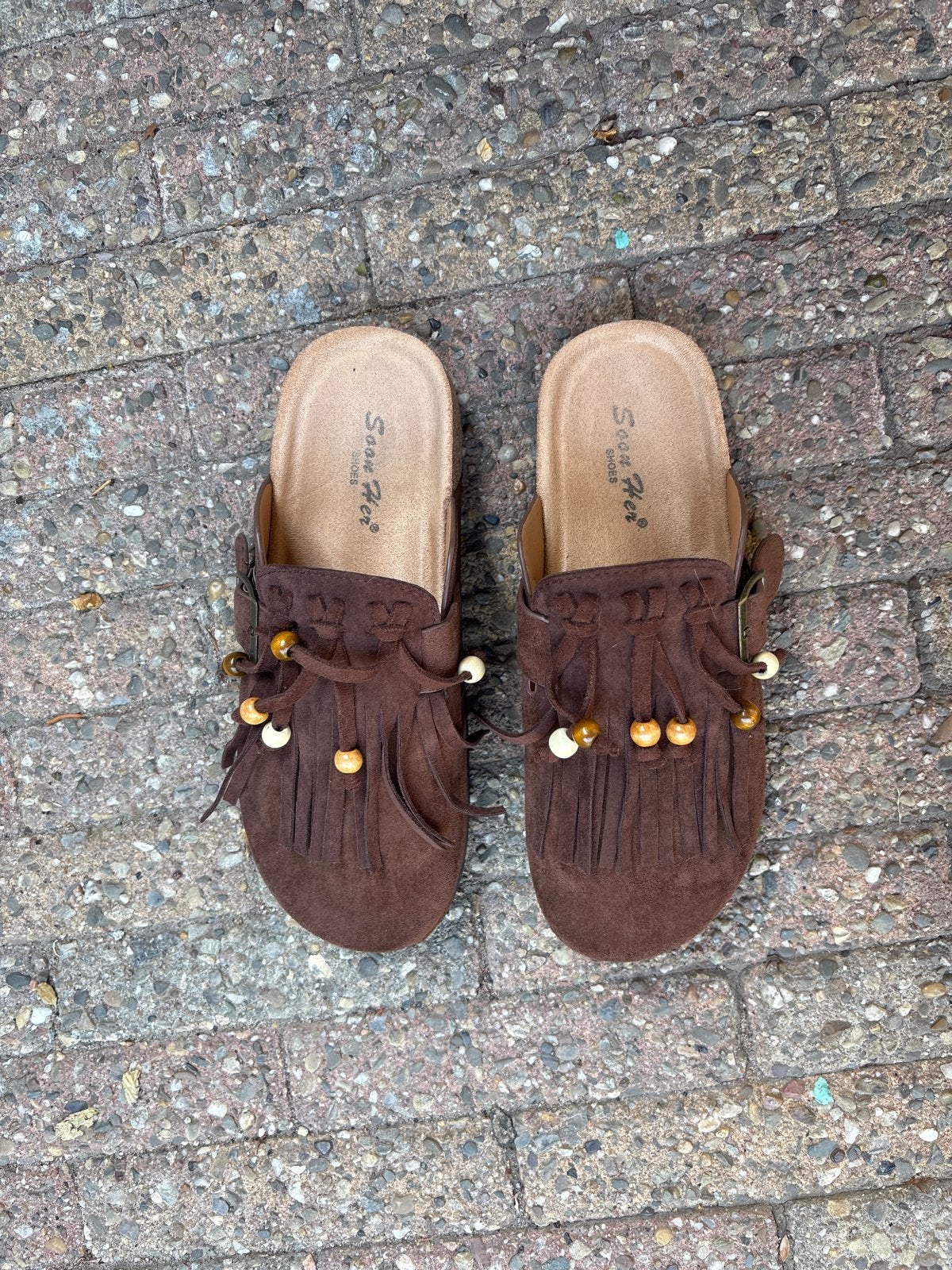 LOAVIES Slippers Maat 38 - Bruin met kralen, Kleding | Dames, Schoenen, Ophalen of Verzenden, Gedragen, Bruin, Slippers