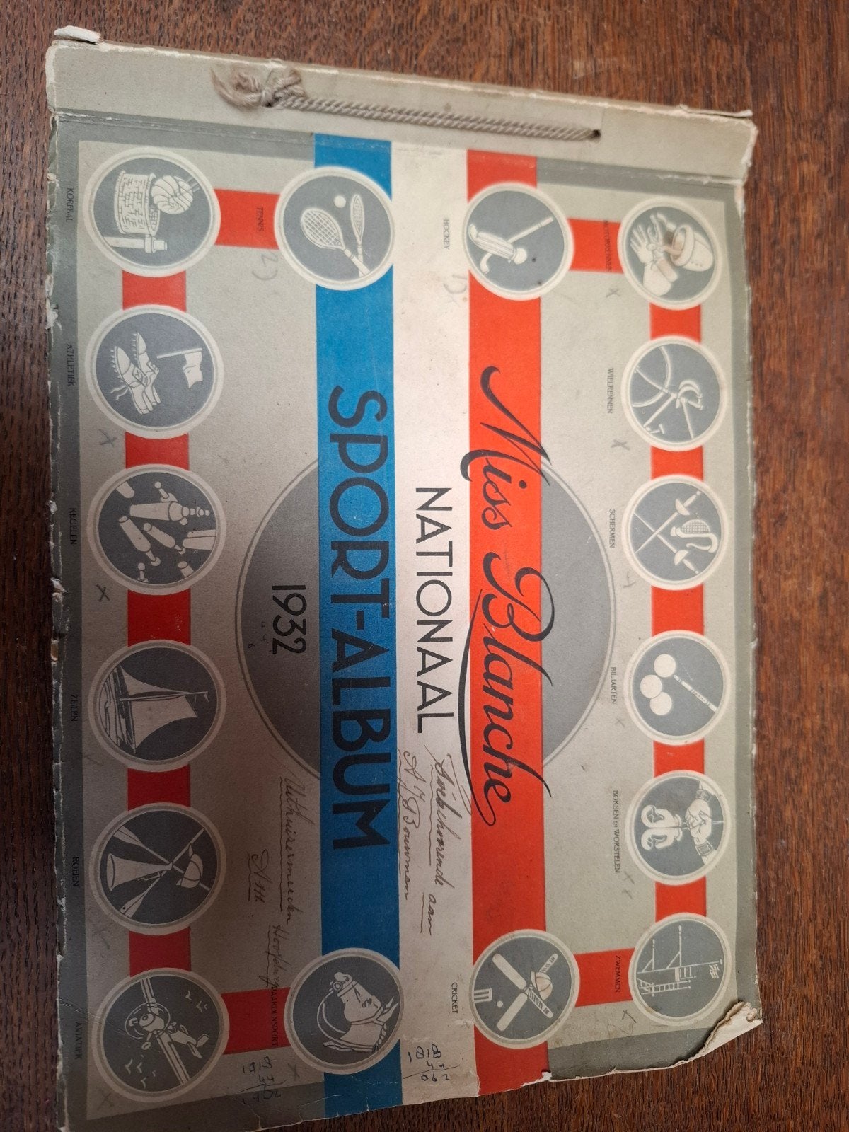 Miss Blanche Nationaal Sport-Album 1932 met plaatjes, Verzamelen, Ophalen of Verzenden, Gebruikt, Overige sporten, Boek of Tijdschrift