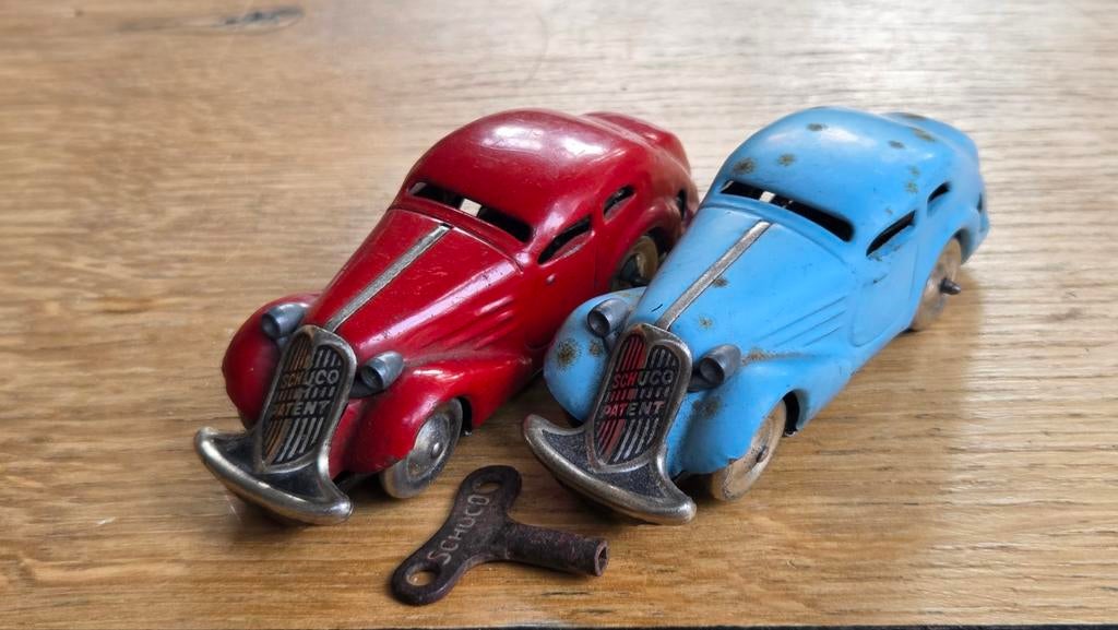 2x oude blikken speelgoed Schuco auto 1001, Verzenden