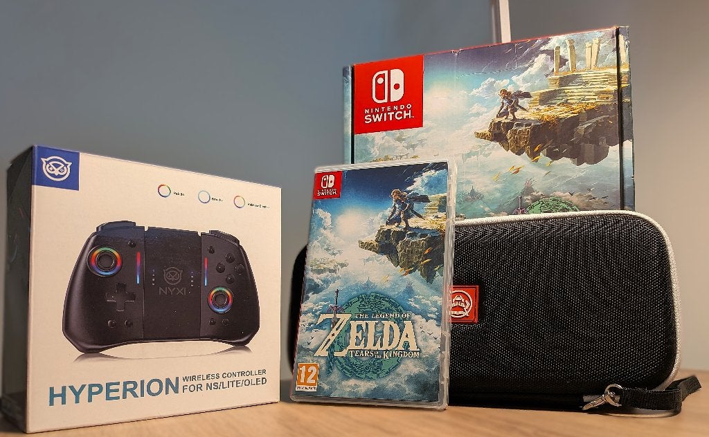Nintendo Switch OLED Zelda Ed. + Game Tears of the Kingdom, Spelcomputers en Games, Switch OLED, Met games, Met 2 controllers