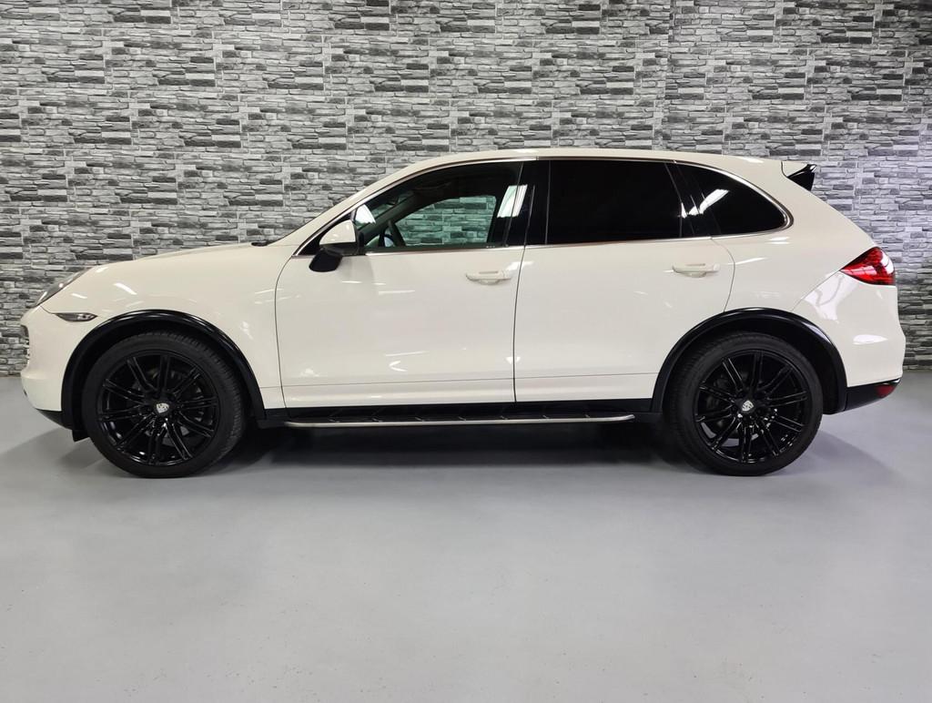 Mooie Porsche Cayenne 3.0 D *21 inch*Trekhaak*PDC*NAP*!, Auto's, Automaat, Gebruikt, 255 €/maand, Wit