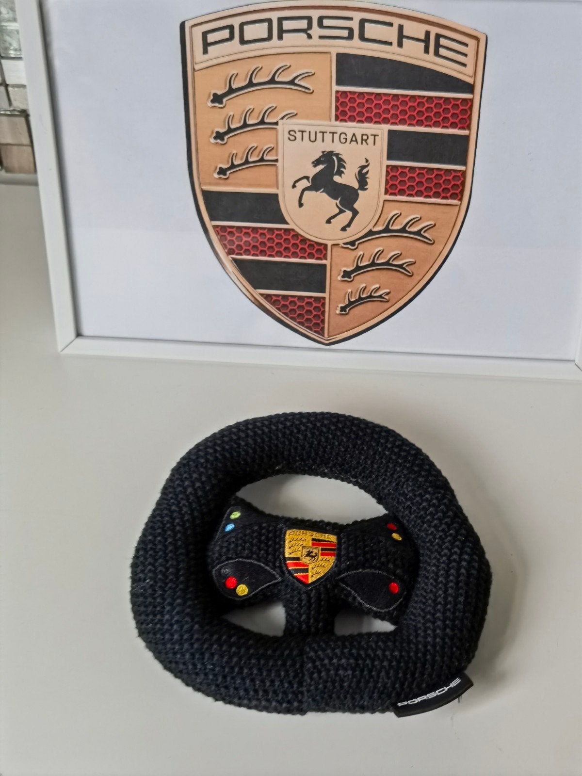 Origineel porsche rammelaar vanuit porsche dealer 

Zie oo, Antiek en Kunst, Ophalen of Verzenden
