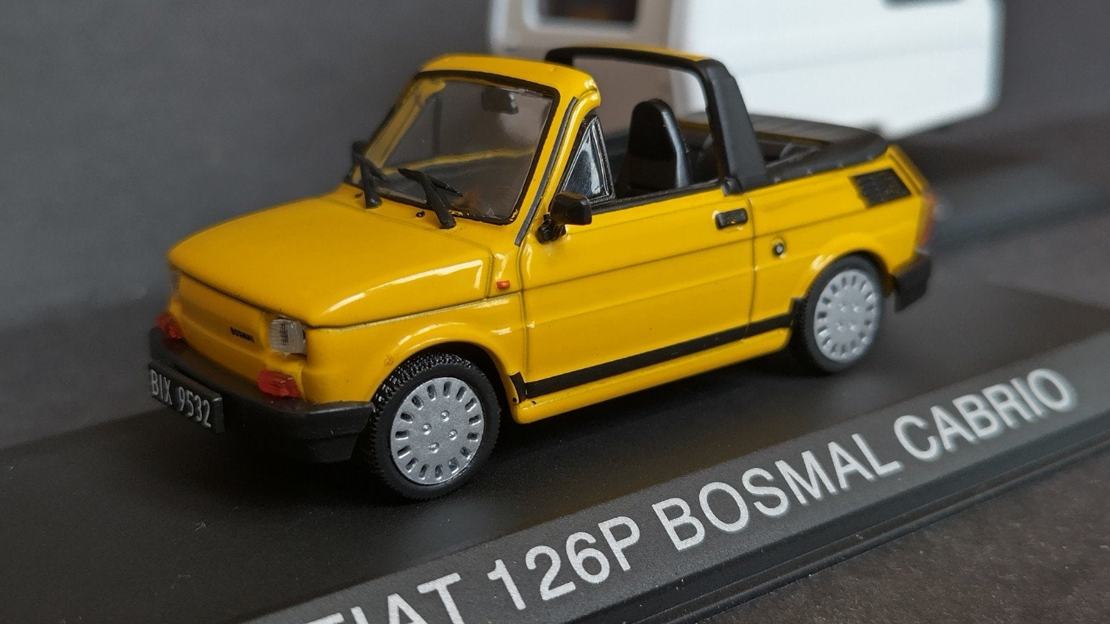 Fiat 126 p Bosmal Cabrio Niawiadow Caravan 1:43 Maluch Pol, Overige merken, Auto, Verzenden, .