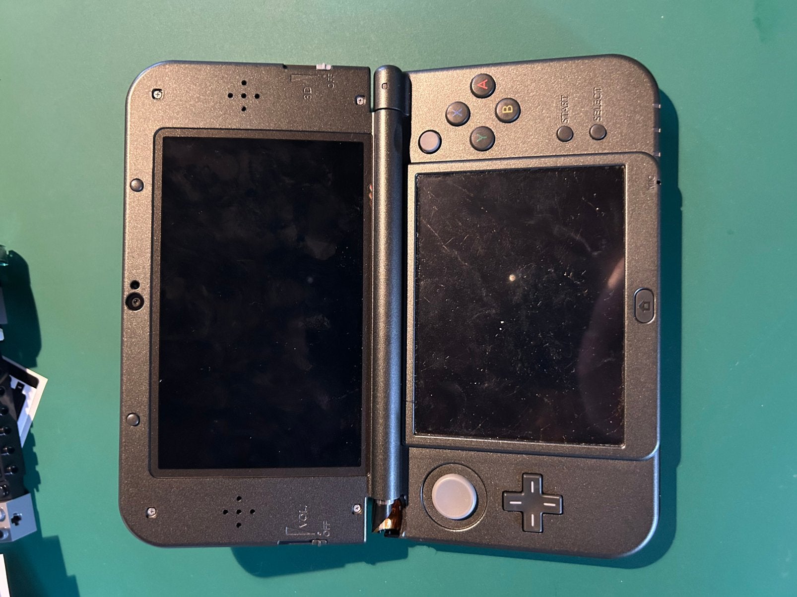 New 3ds xl defect + (met onderdelen), Ophalen of Verzenden, Niet werkend, Zwart, 3DS XL