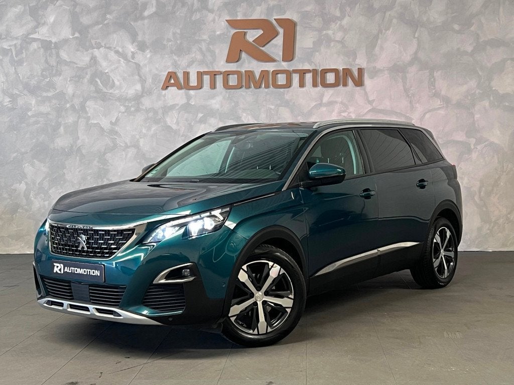 Peugeot 5008 1.2 PureTech Allure|SPORT|TREKHAAK|AUTOMAAT|PAR, Auto's, Peugeot, Gebruikt, 1199 cc, Leder en Stof, Bedrijf