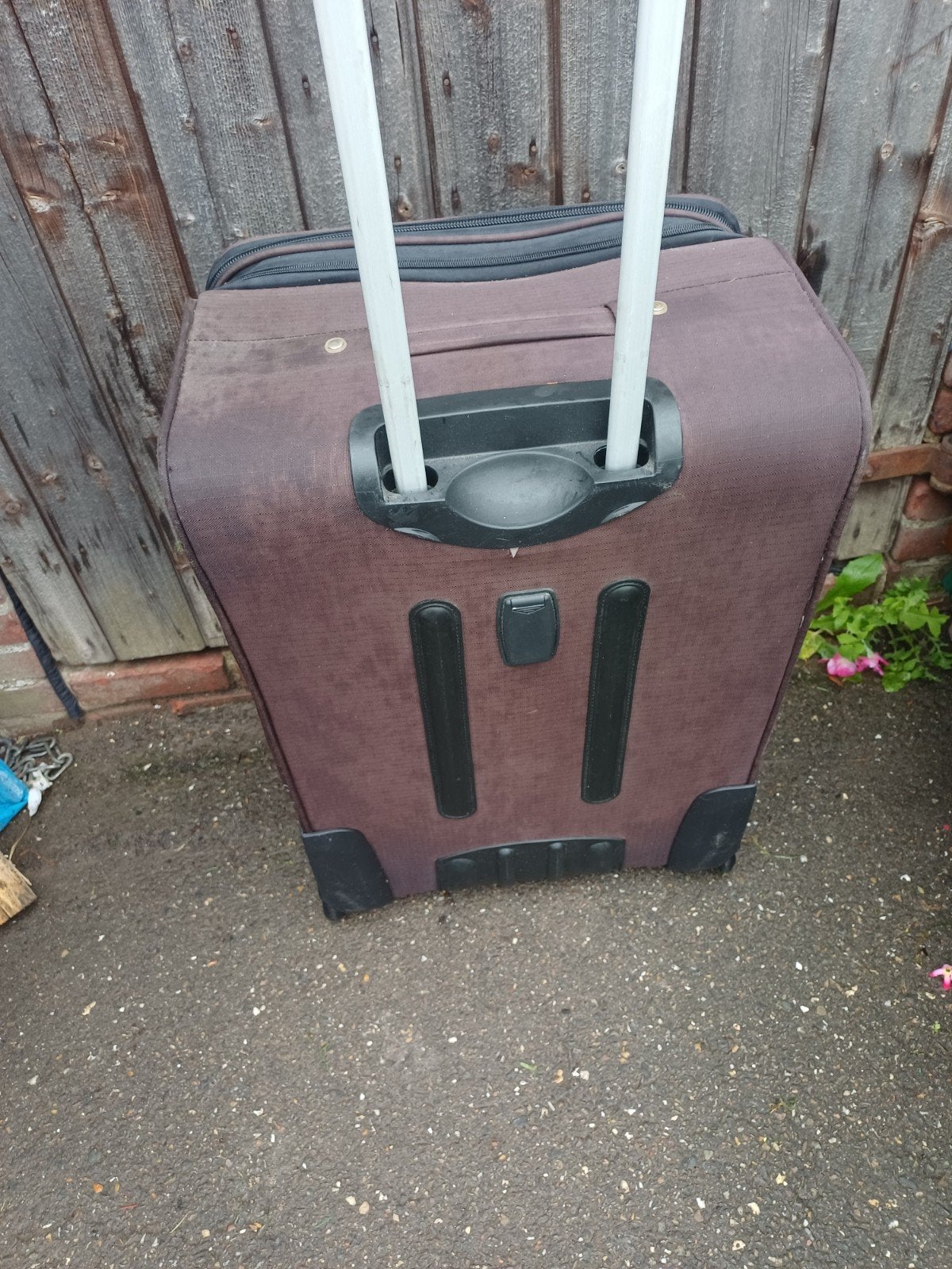 rolkoffer, tafel en n zak met leren jassen., Ophalen, Hard kunststof, Minder dan 50 cm, Minder dan 35 cm