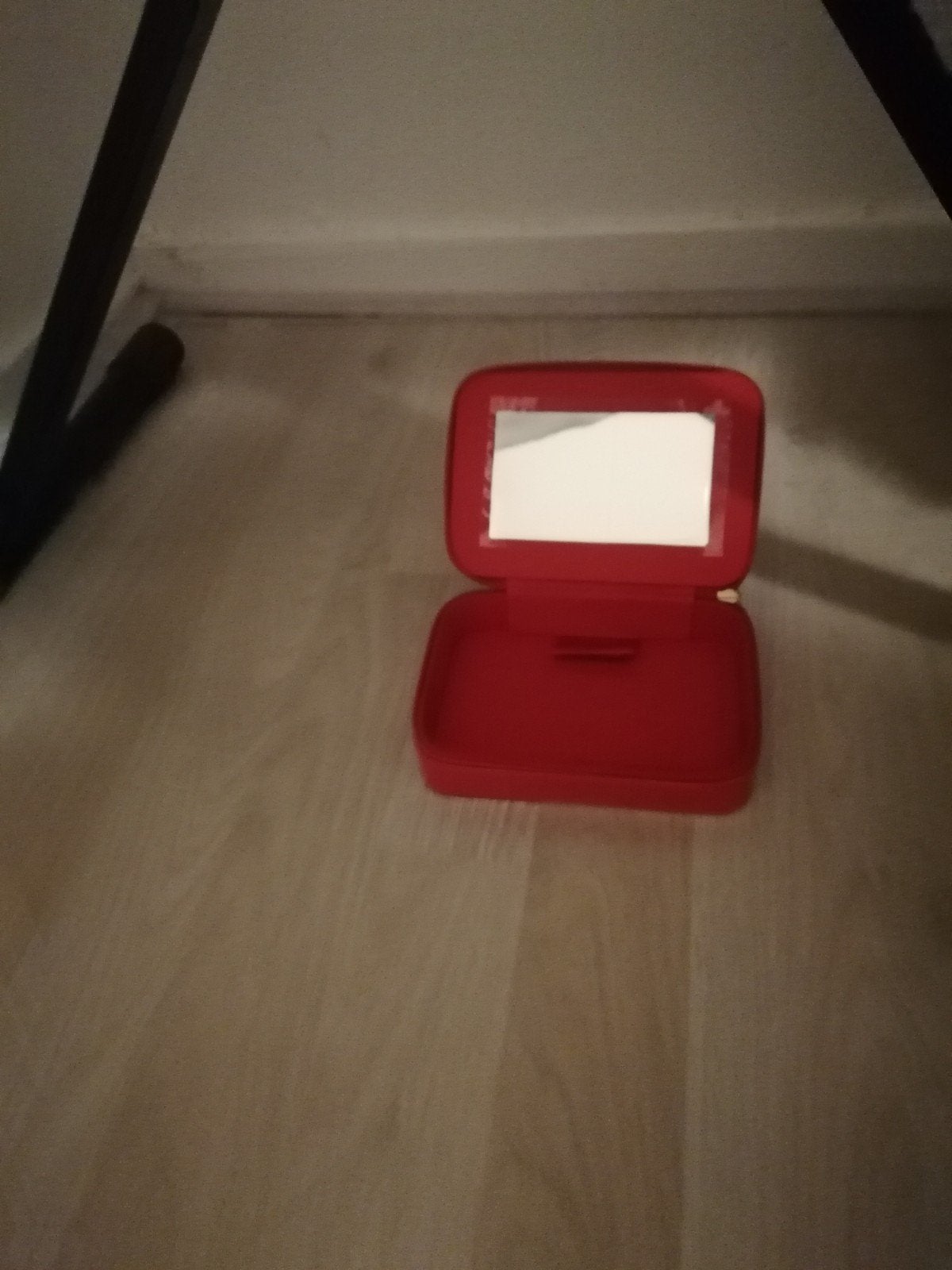 Nieuwe YSL make-up doosje met spiegel, Sieraden, Tassen en Uiterlijk, Gehele gezicht, Nieuw, Ophalen of Verzenden, Toebehoren