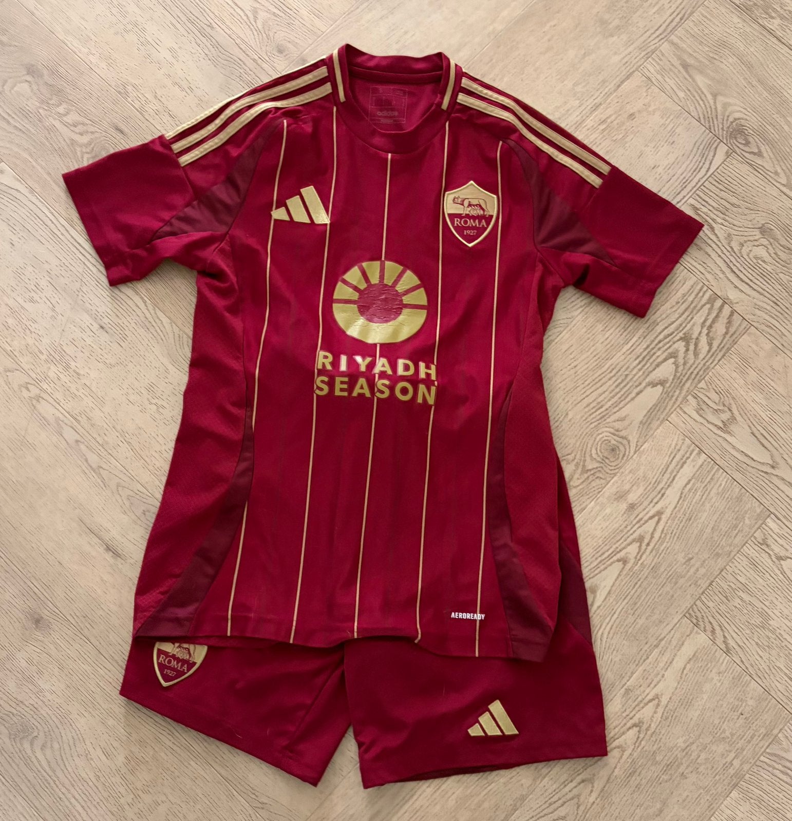 AS Roma broekje en shirt maat S, Maat S, Ophalen, Zo goed als nieuw, Shirt