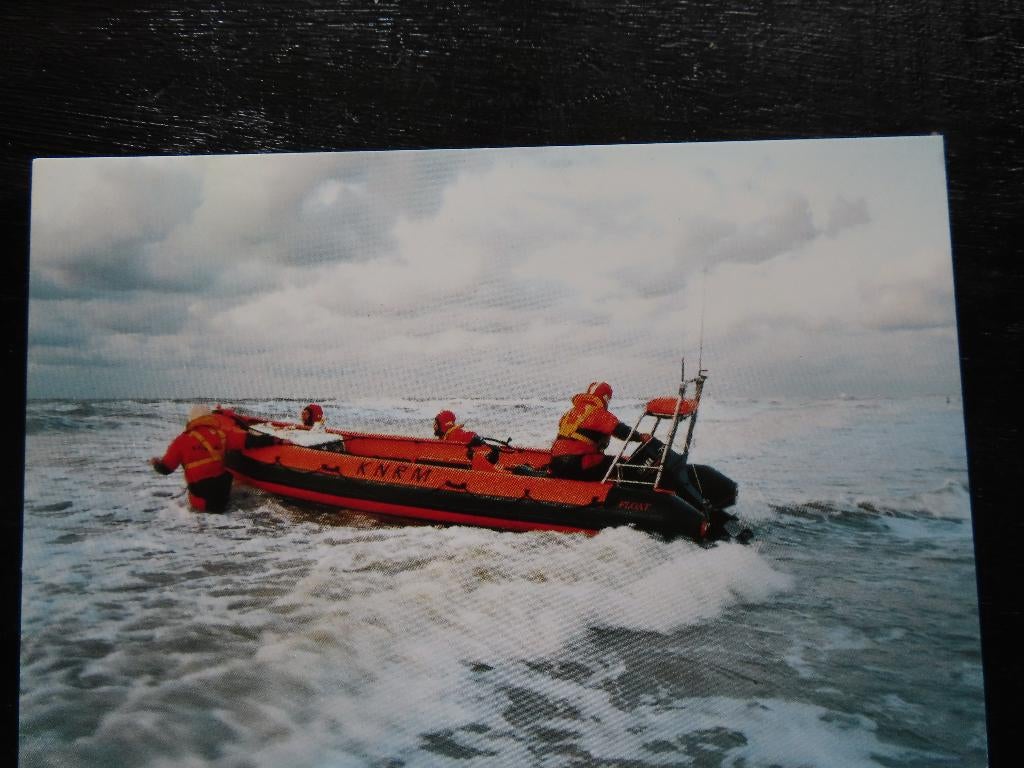 ansichtkaart reddingboot "Dolfijn" KNRM, Verzamelen, Scheepvaart, Ophalen of Verzenden, Motorboot, Kaart, Foto of Prent