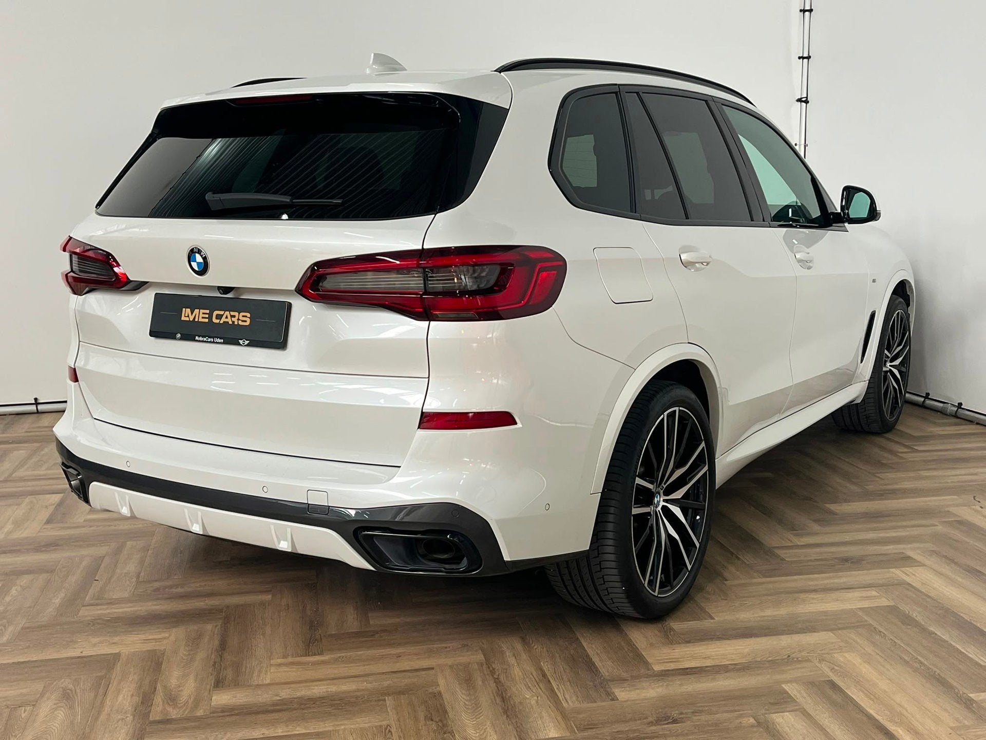 BMW X5 XDrive40i High Executive|HUD|SFEER|LASER|INRUIL MOGEL, Gebruikt, Automatische klimaatregeling, 138 €/maand, Bedrijf
