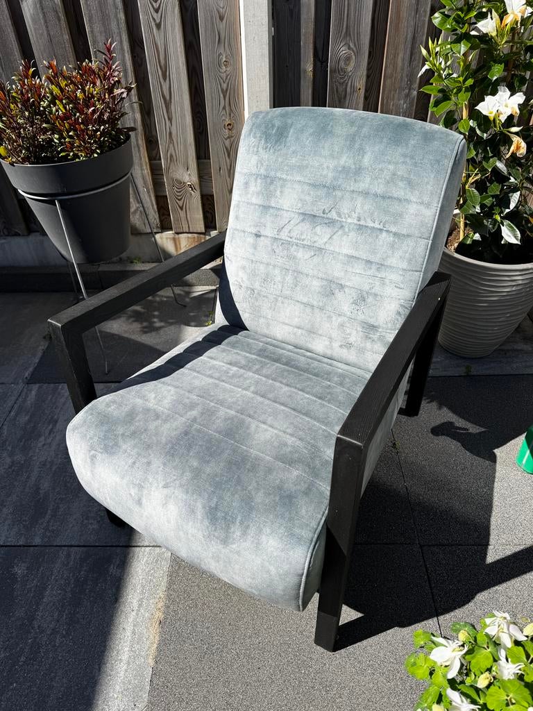 Leuk stoeltje ! Velvet stof - kleur Petrol, Ophalen, Minder dan 75 cm, Zo goed als nieuw, Kan overal bij, is een beetje industrieel.