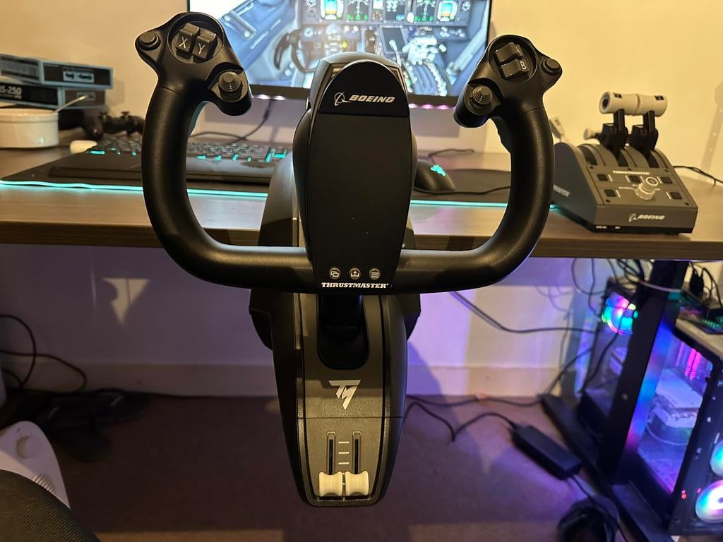 Thrustmaster TCA Boeing Yoke pack + Throttle XBOX/PC Sim, Computers en Software, Joysticks, Verzenden, Zo goed als nieuw, Thrustmaster TCA