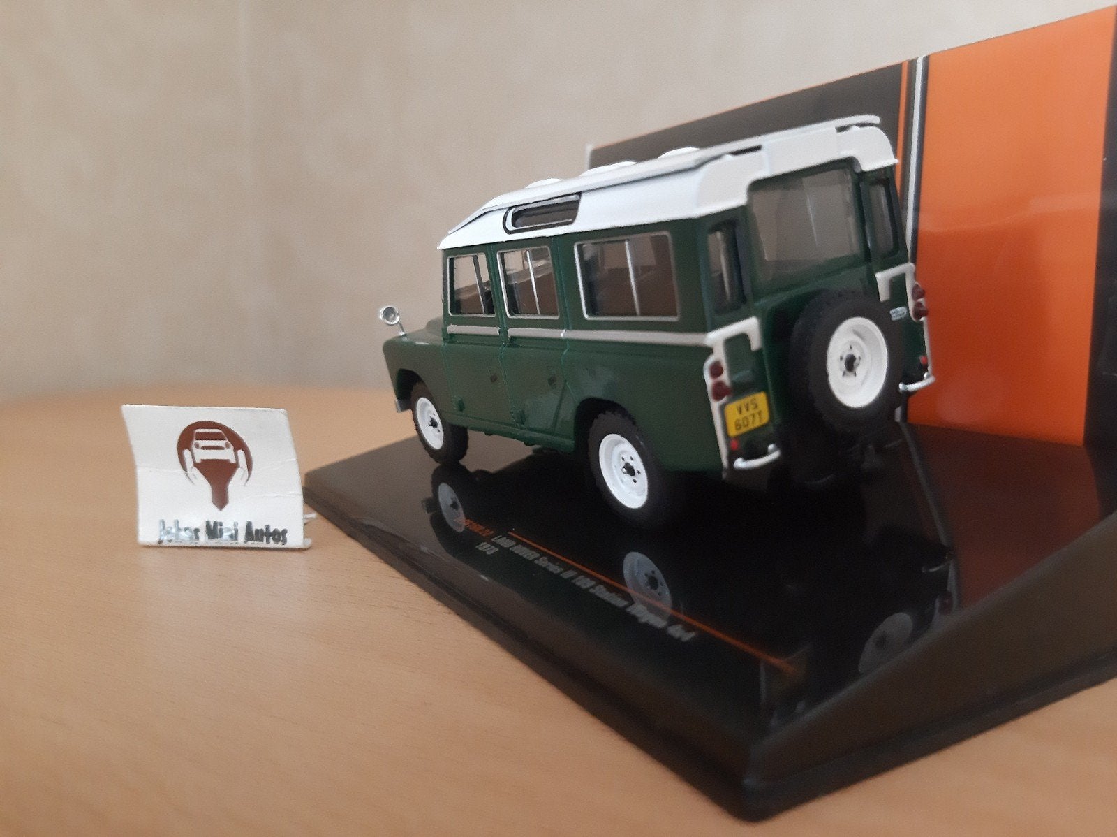 Land Rover Series III 109 1978 Donkergroen/Wit van IXO 1:43, Overige merken, Auto, IXO, Nieuw