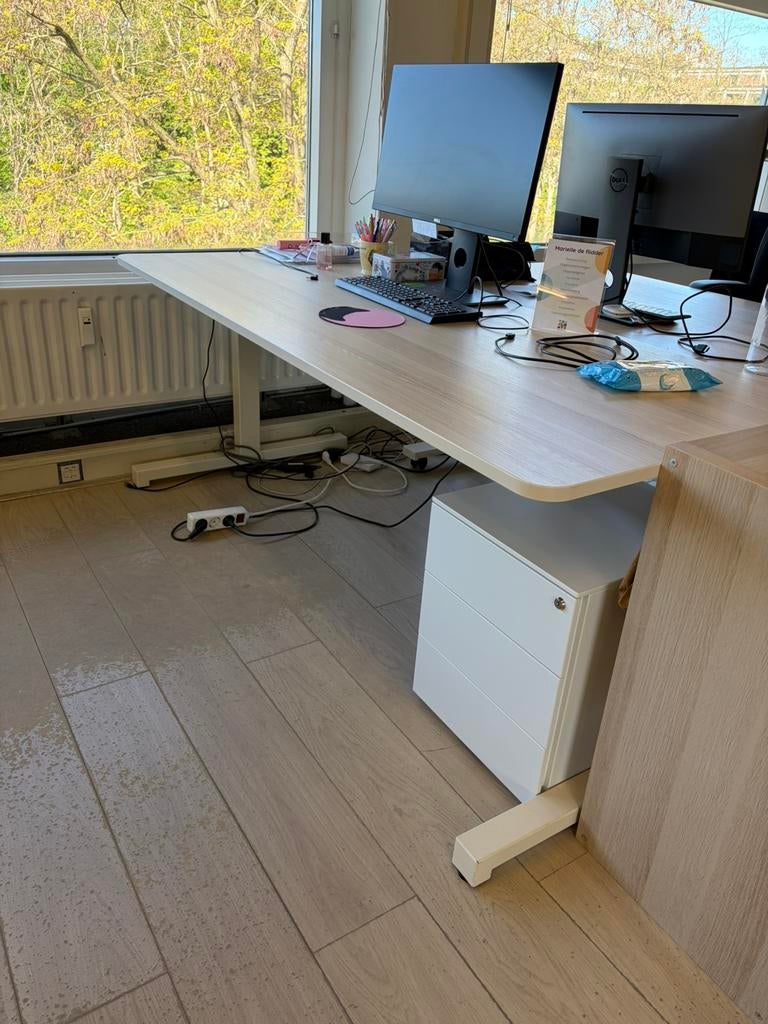 GRATIS BUREAUS, Ophalen, Zo goed als nieuw