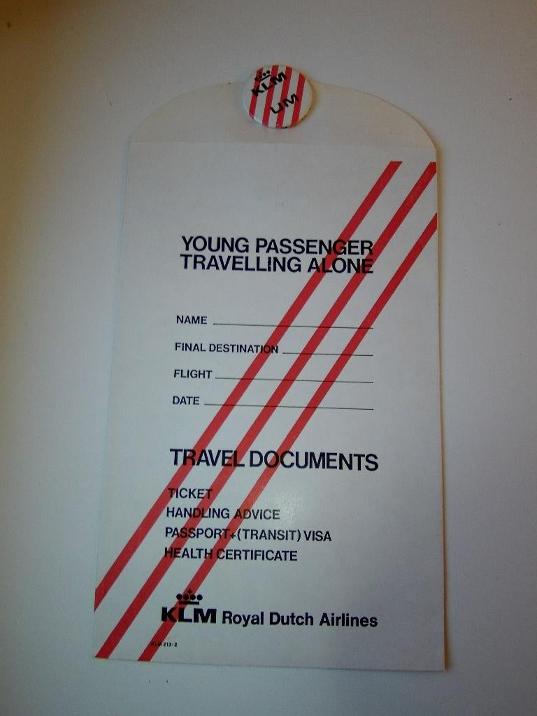 Ongebruikt mapje KLM Young Passenger Travelling Alone, Verzenden, Nieuw, Overige typen
