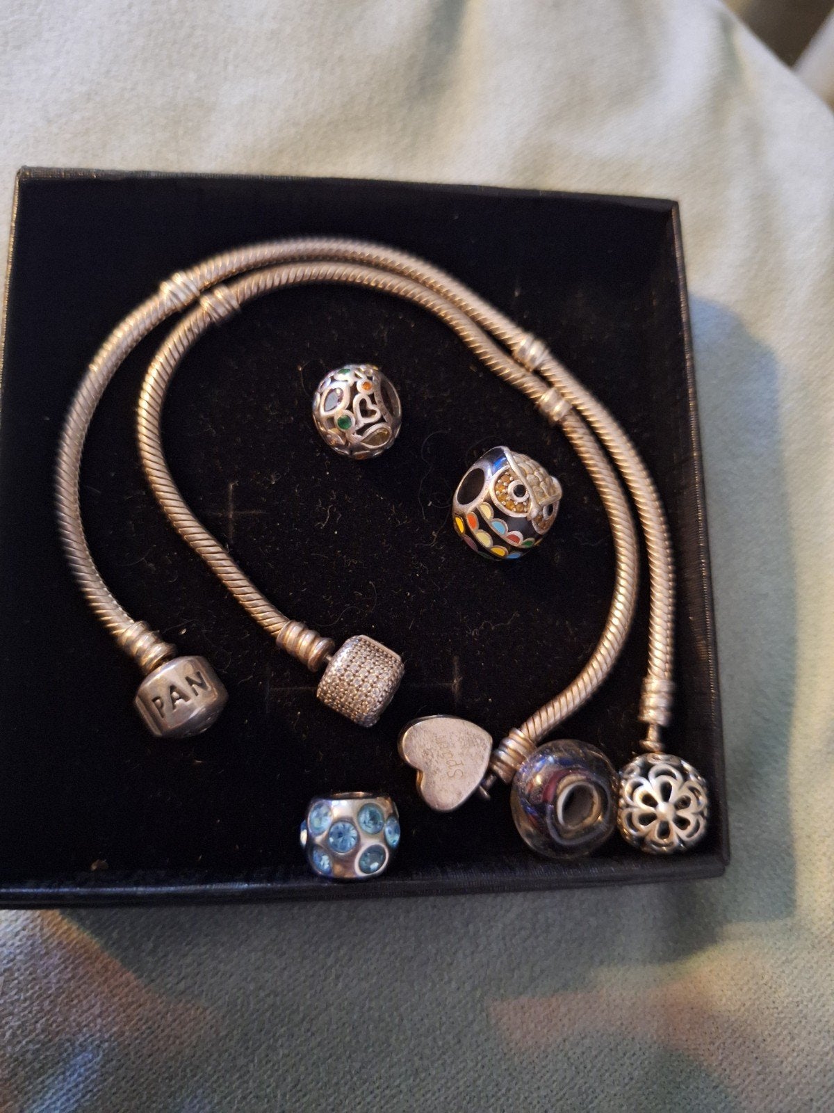 2 Pandora armbanden met bedels zilver, Sieraden, Tassen en Uiterlijk, Armbanden, Ophalen of Verzenden, Zo goed als nieuw, Met bedels of kralen