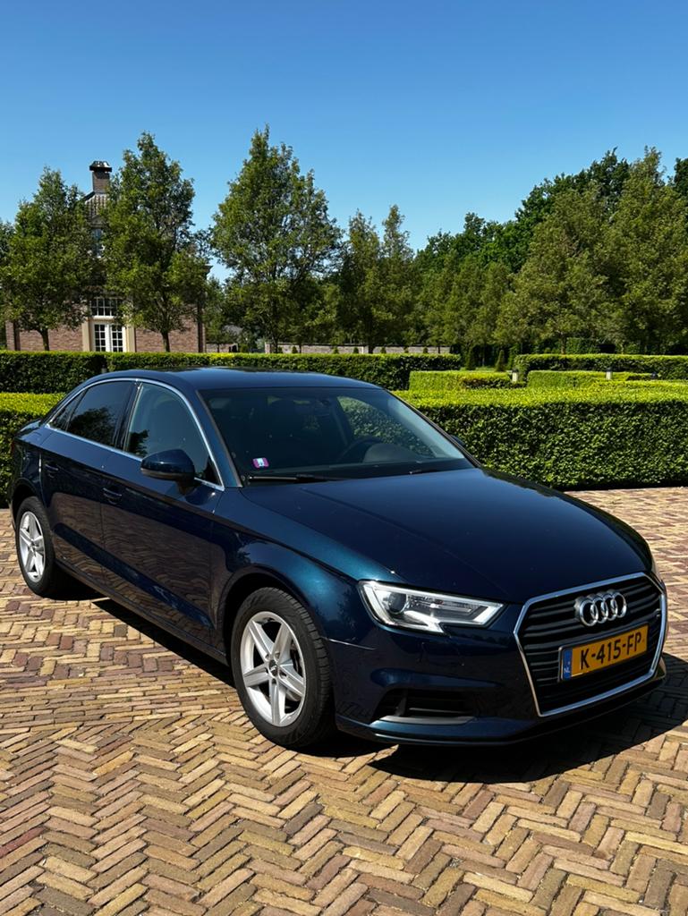 Audi A3 1.6 TDI 81KW Sedan limousine 2016 Blauw, Voorwielaandrijving, Lederen bekleding, Zwart, 4 cilinders