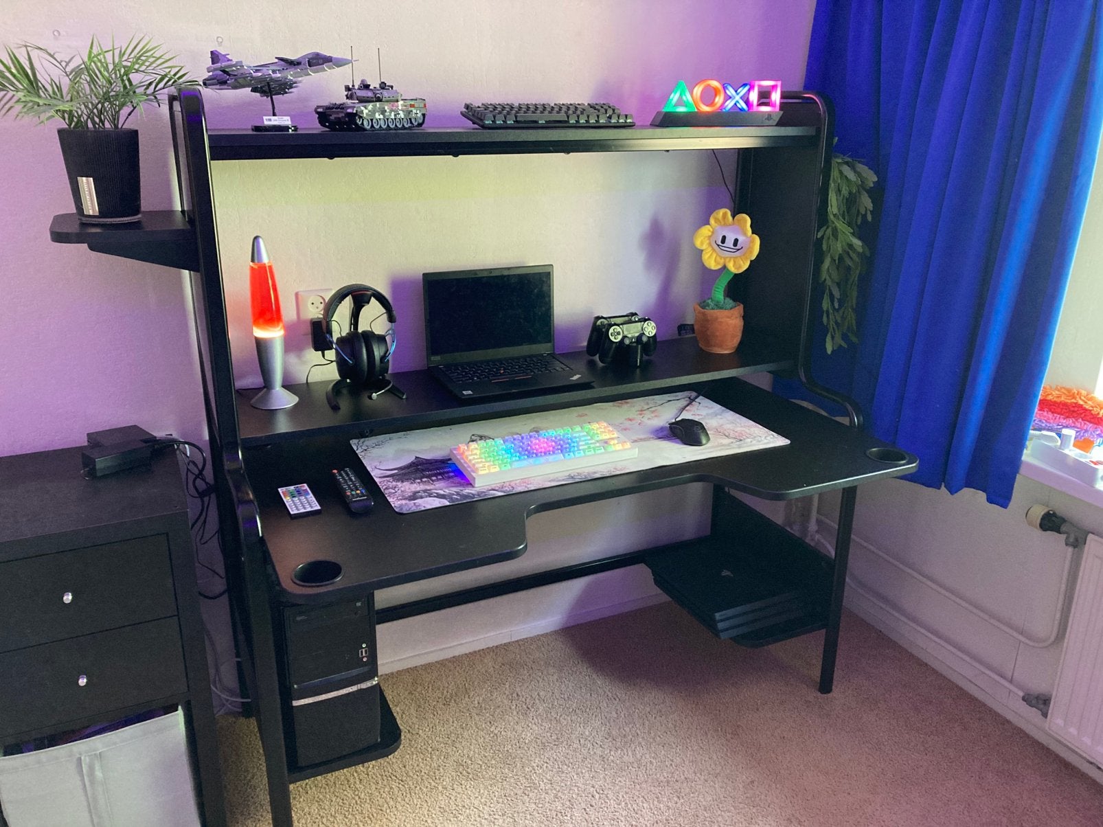 Gaaf IKEA FREDDE Gamingbureau in nieuwstaat!, Huis en Inrichting, Bureaus, Ophalen, Zwart, Zo goed als nieuw, IKEA