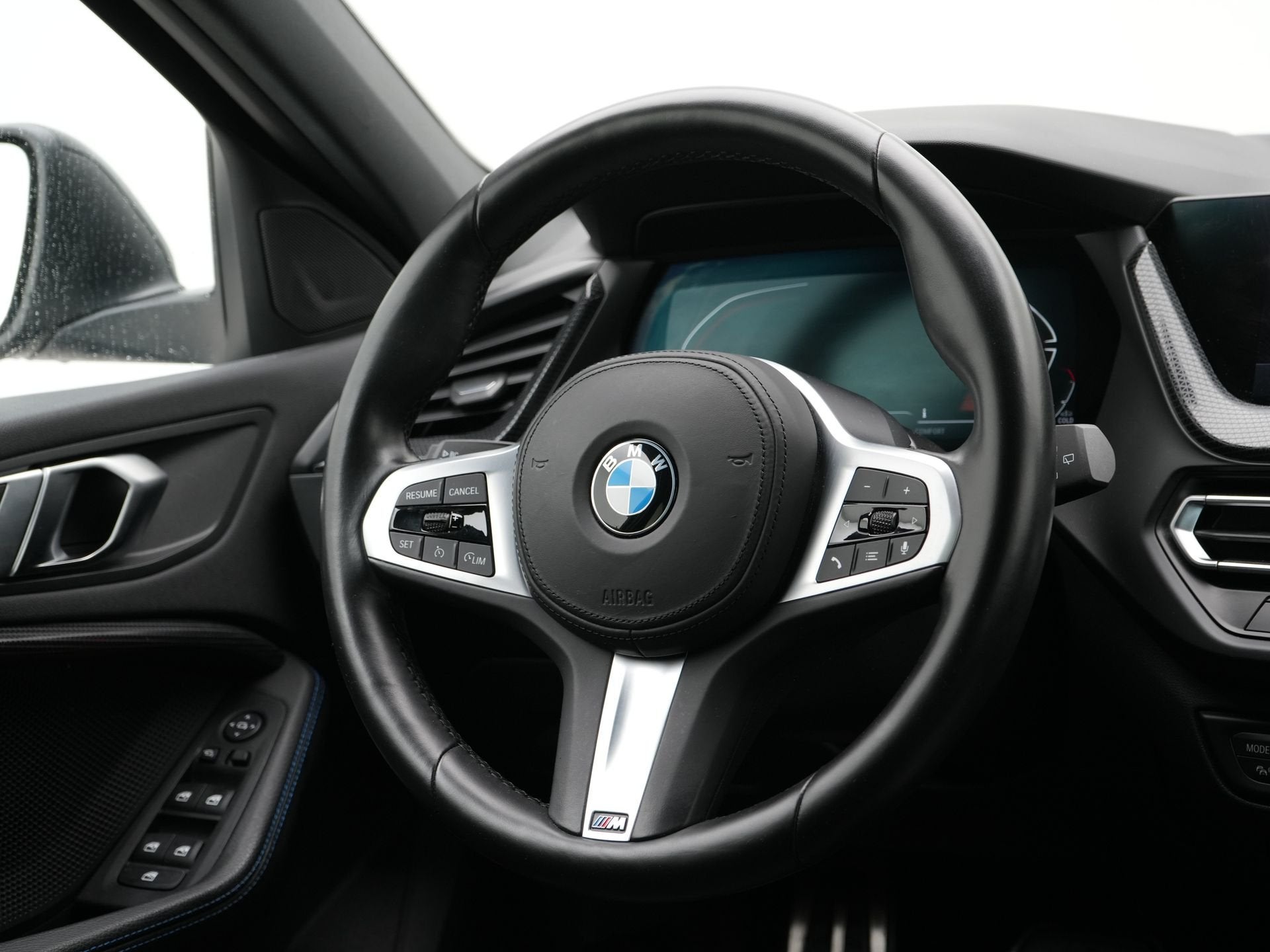 BMW 1 Serie 118i Executive M-Sport (bj 2022, automaat), Dealer onderhouden, 136 pk, Gebruikt, Met garantie (alle)