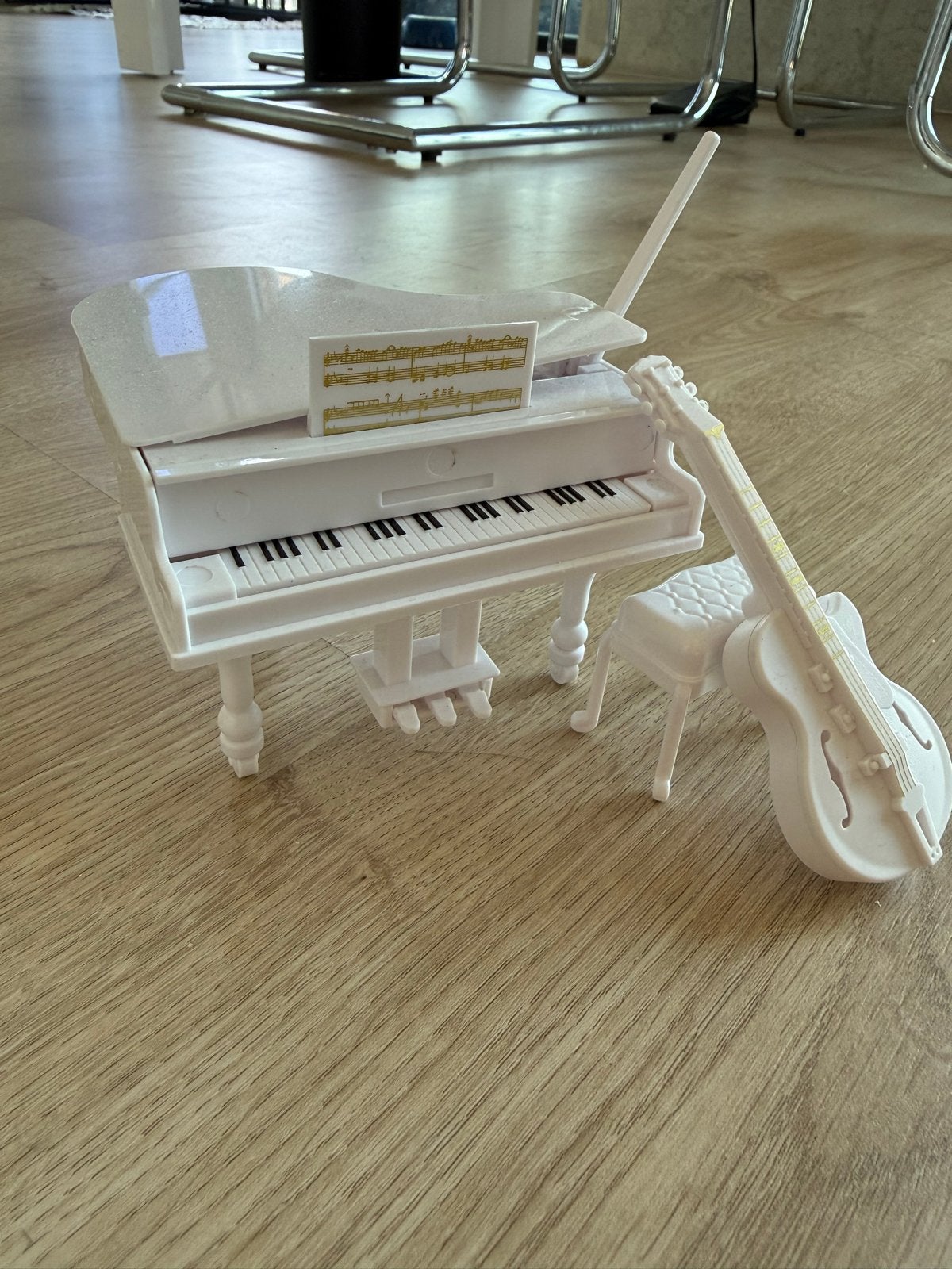 Miniatuur piano en gitaar set voor poppenhuis/decoratie, Ophalen of Verzenden, Gebruikt, Jongen of Meisje