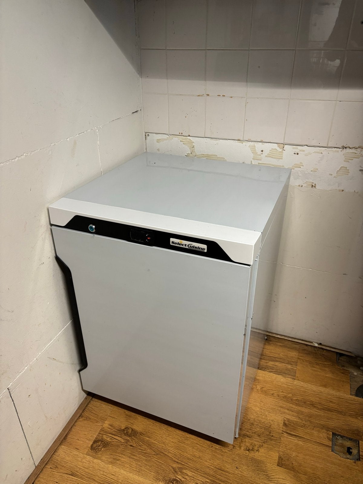 Selectquisine koelkast met kleine schade, nooit gebruikt, Witgoed en Apparatuur, Vriezers en Diepvrieskisten, Minder dan 85 cm