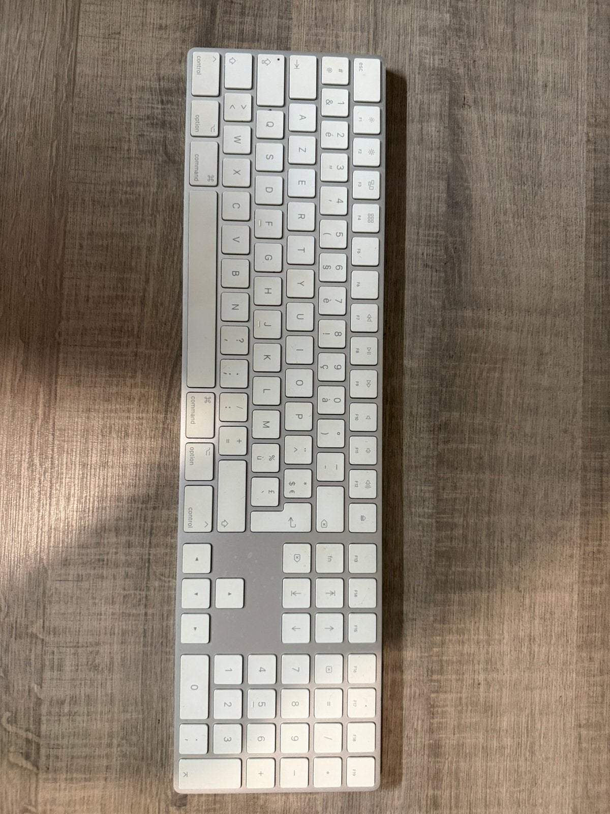 Apple Magic Keyboard AZERTY, Computers en Software, Toetsenborden, Ophalen, Azerty, Zo goed als nieuw, Draadloos