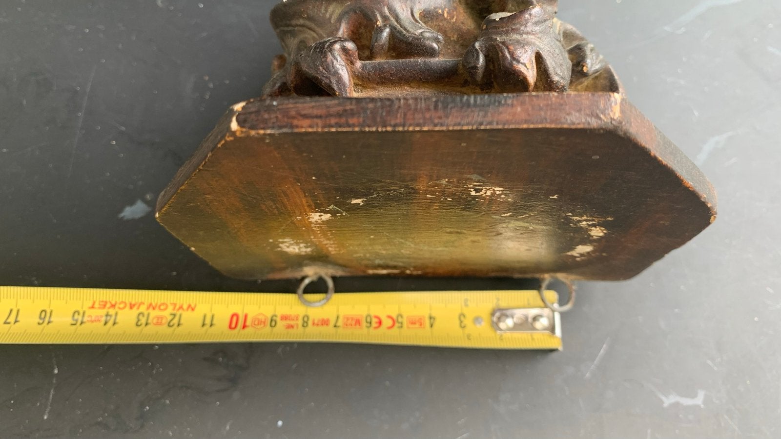 Antieke gipsen wandconsole met sierlijk houtsnijwerk, Ophalen