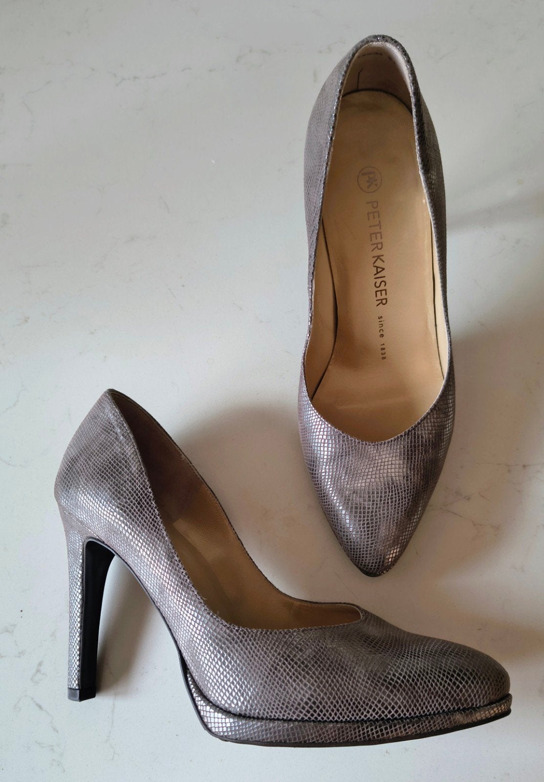 Peter Kaiser Peter Kaiser pumps Maat 37 Slangenprint, Kleding | Dames, Schoenen, Zo goed als nieuw, Pumps, Grijs, Ophalen of Verzenden