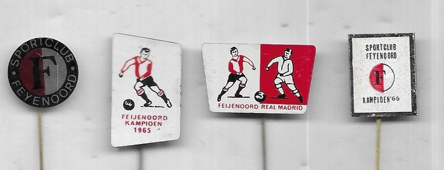 4X FEYENOORD VOETBAL ROTTERDAM SPORT SPELDEN, Verzamelen, Speldjes, Pins en Buttons, Ophalen of Verzenden, Gebruikt, Sport, Speldje of Pin