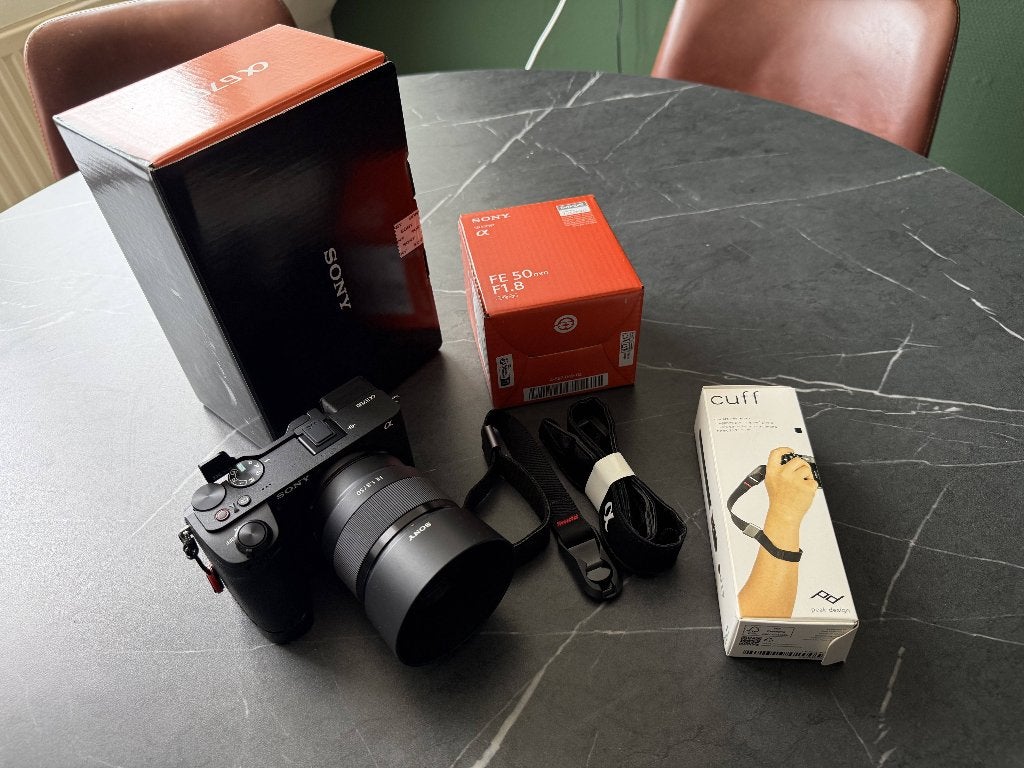 Sony A6700 + Sony 50mm F1.8 - Zo goed als nieuw, Compact, 26 Megapixel, Ophalen of Verzenden, Zo goed als nieuw