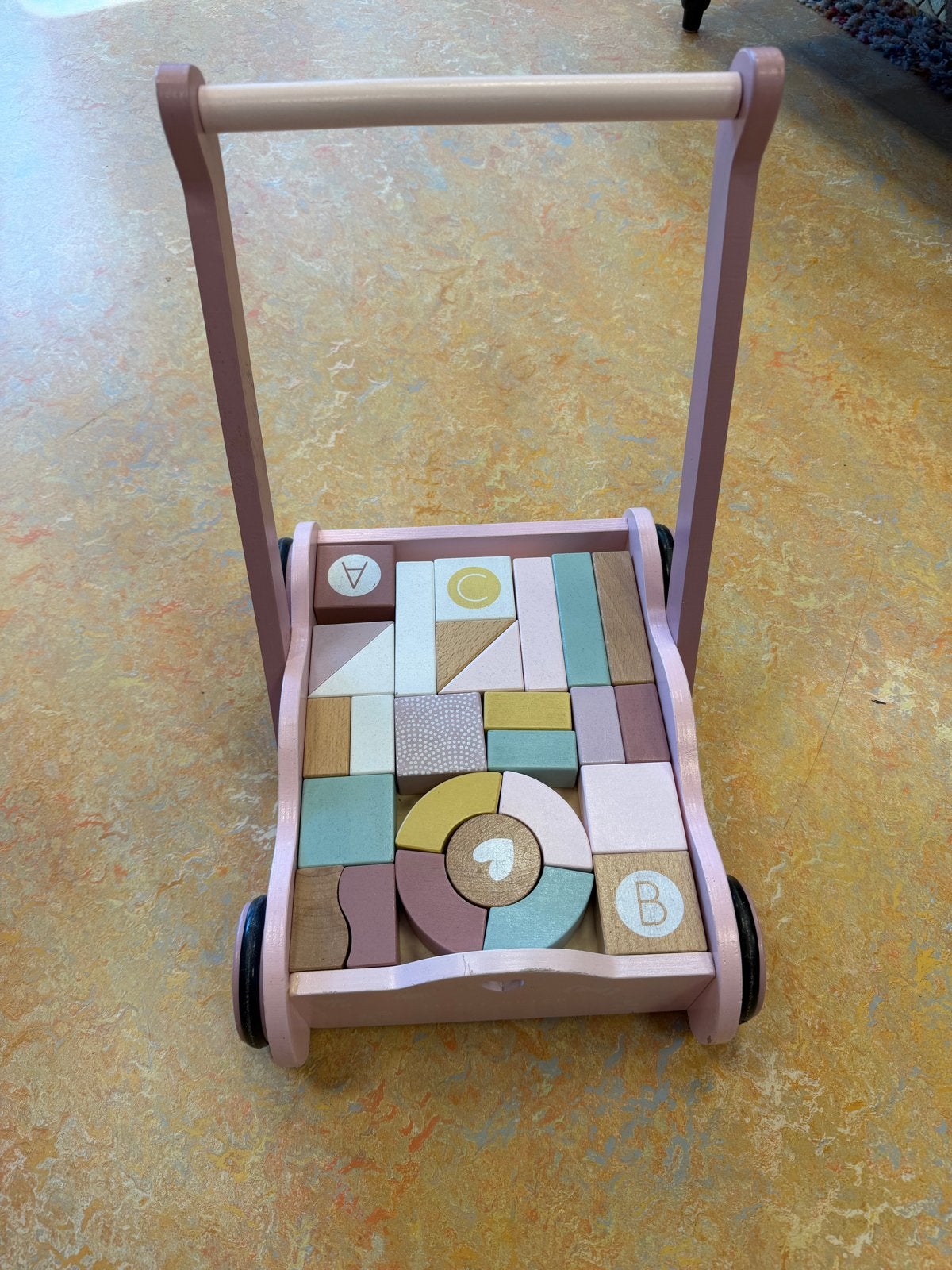 Houten loopwagen roze met blokken - Little Dutch, Ophalen of Verzenden, Zo goed als nieuw, Overige typen, Met wieltjes