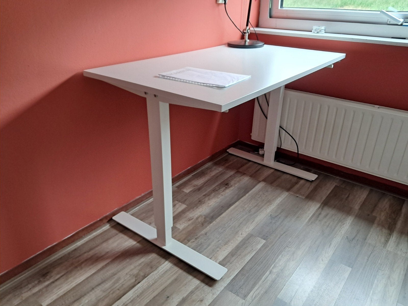 Ikea SKARSTA zit/sta bureau wit., Ophalen, Zit-sta bureau, Spaanplaat of MDF, Zo goed als nieuw