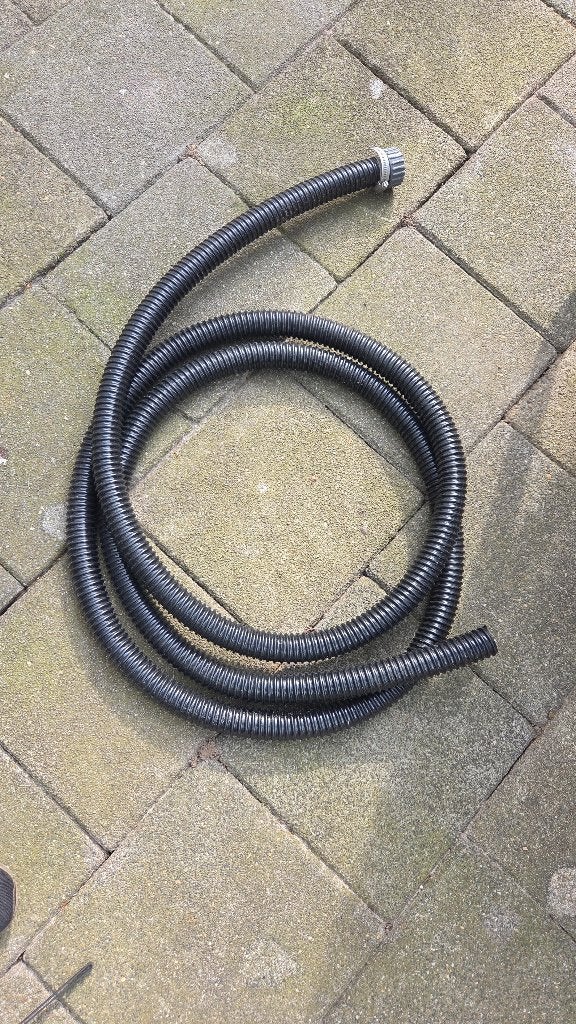 Zwarte flexibele waterpomp slang met aansluiting, Ophalen of Verzenden, Gebruikt, Overige typen