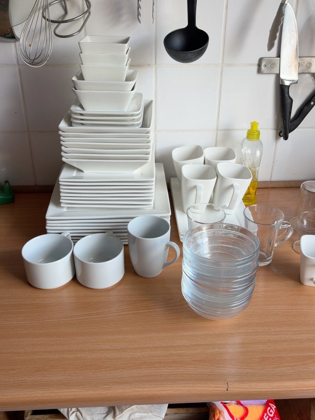 Wit servies en glazen - Compleet pakket, Ophalen, Gebruikt, Keramiek, Modern