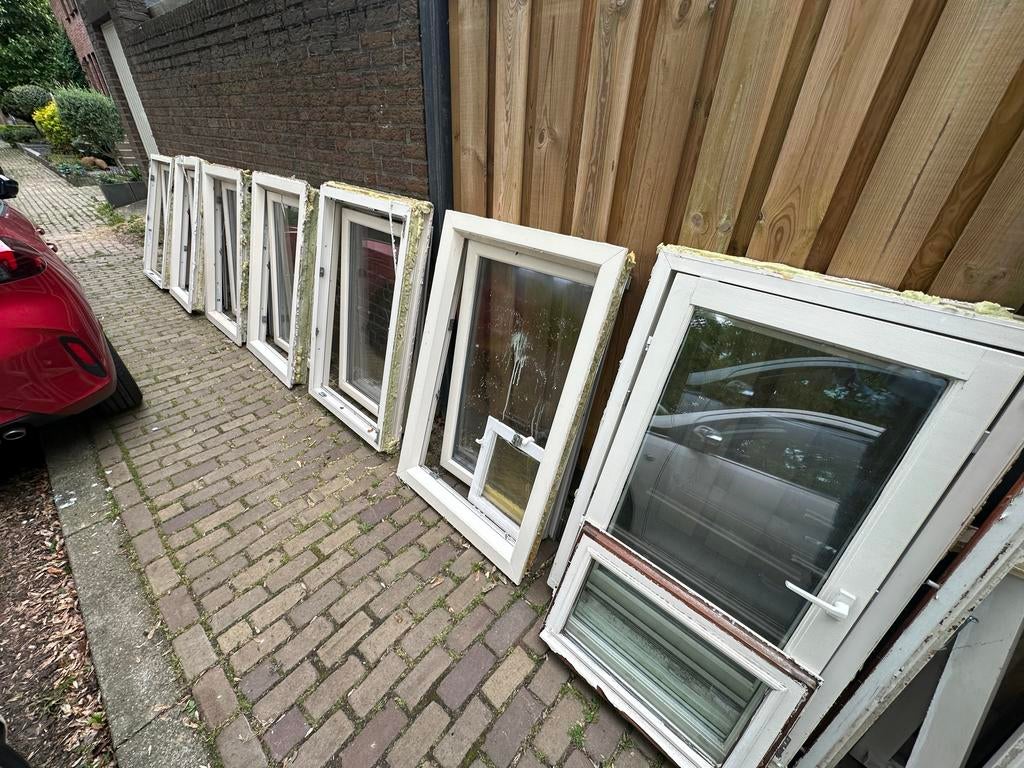 Oude kozijnen, gratis op te halen, Raamkozijn, Zo goed als nieuw, 150 tot 225 cm, Inclusief glas