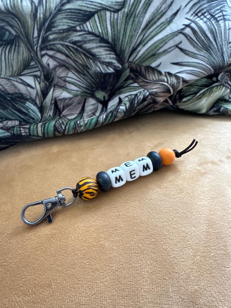 Sleutelhanger met kralen en 'MEM' letters, Ophalen of Verzenden, Nieuw