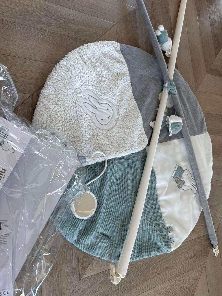 Speelkleed nijntje met soft activity gym, Ophalen, Zo goed als nieuw