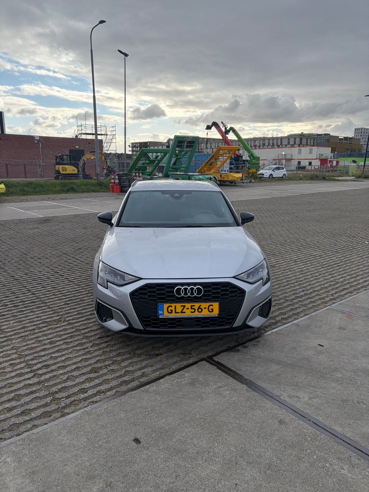 Audi A3 30 Tfsi 110pk Mhev S-tronic 2023 Grijs, Auto's, 3 cilinders, 999 cc, Te koop, 1300 kg