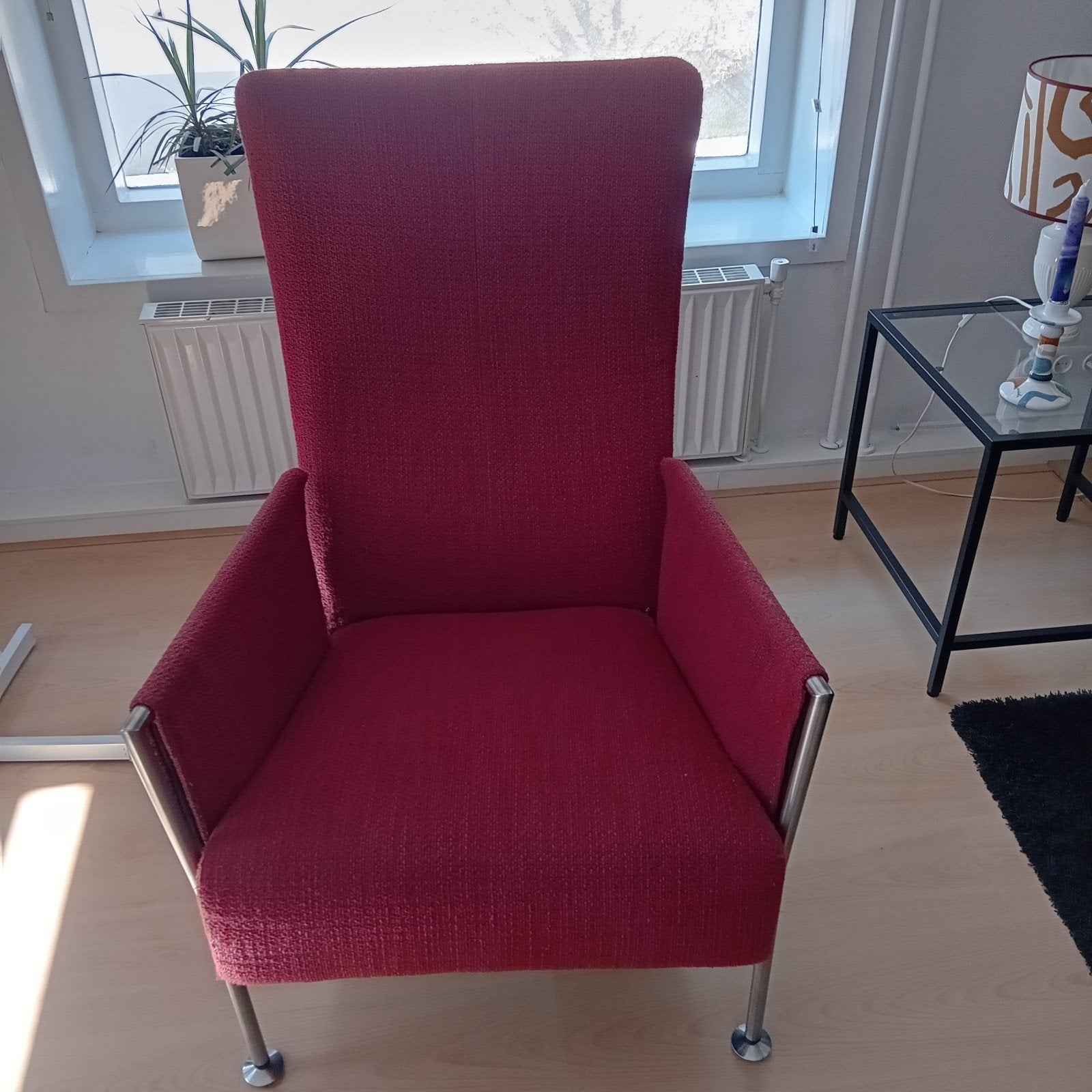 Moderne eetkamerstoelen - Zwart leer en Rood stof, Ophalen, Gebruikt, Twee, Zwart