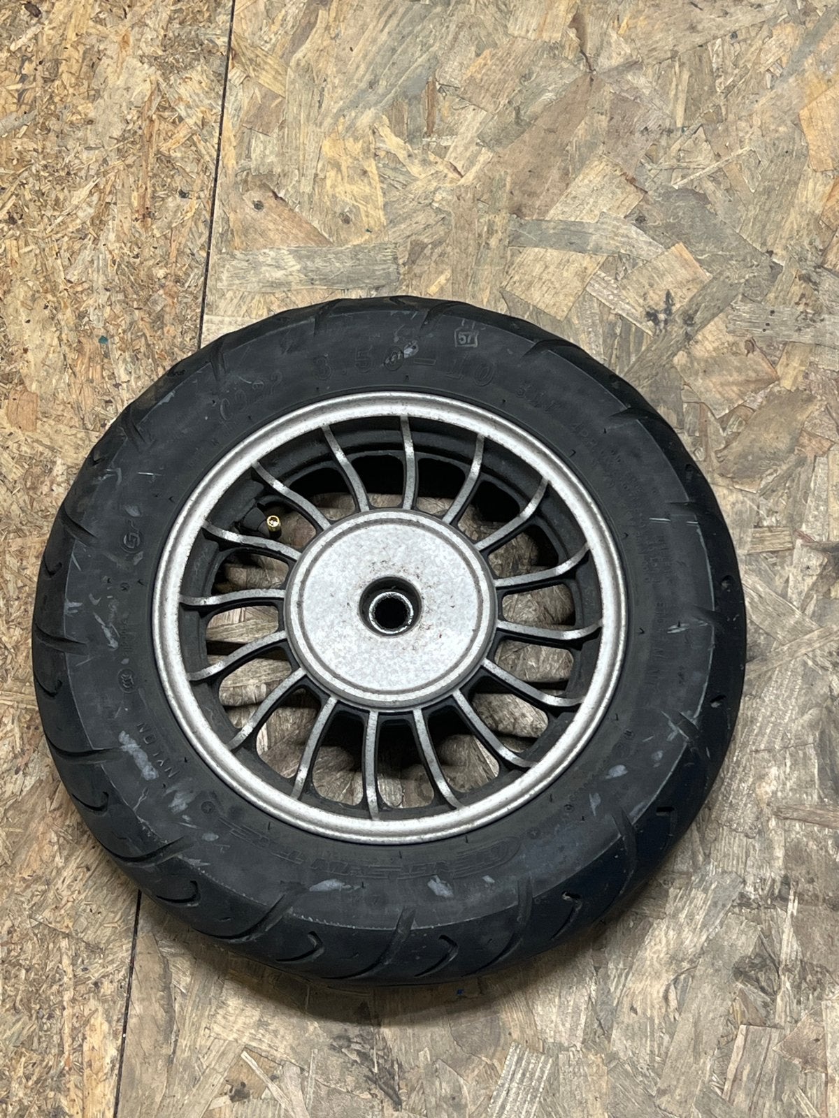 Achterwiel met band voor Vespa look-a-like 50cc, Ophalen of Verzenden, Gebruikt, Overige typen, Overige merken