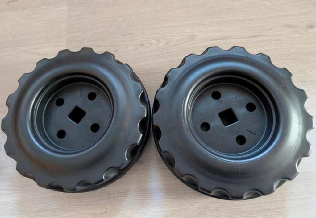 Nieuwe achterwielen voor Smoby traptractor / traptrekkers (s, Ophalen of Verzenden, Nieuw, Trapvoertuig
