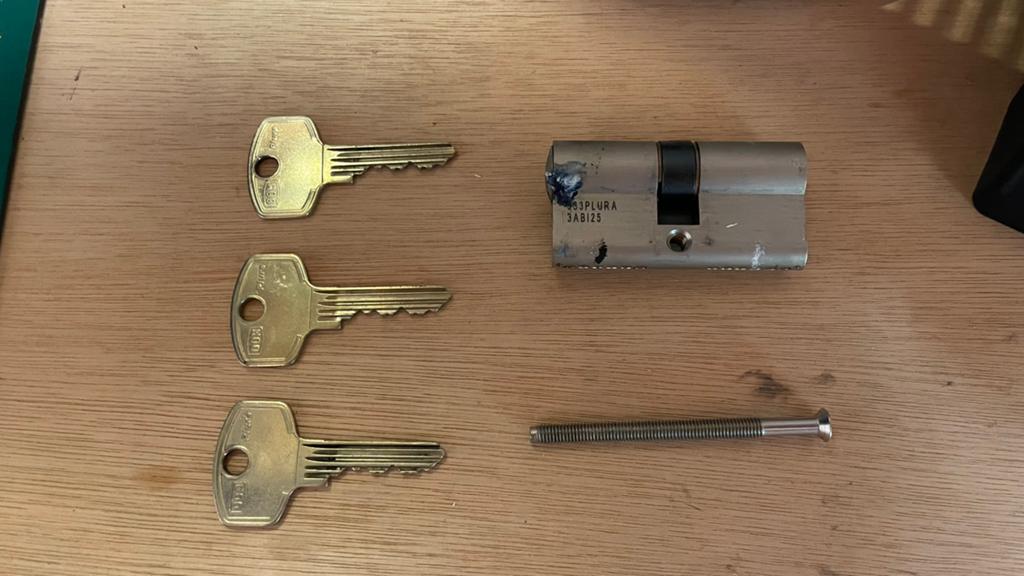 SKG** Cilinderslot inclusief 3 sleutels & borgschroef, Ophalen of Verzenden, Gebruikt, Rvs, Slot