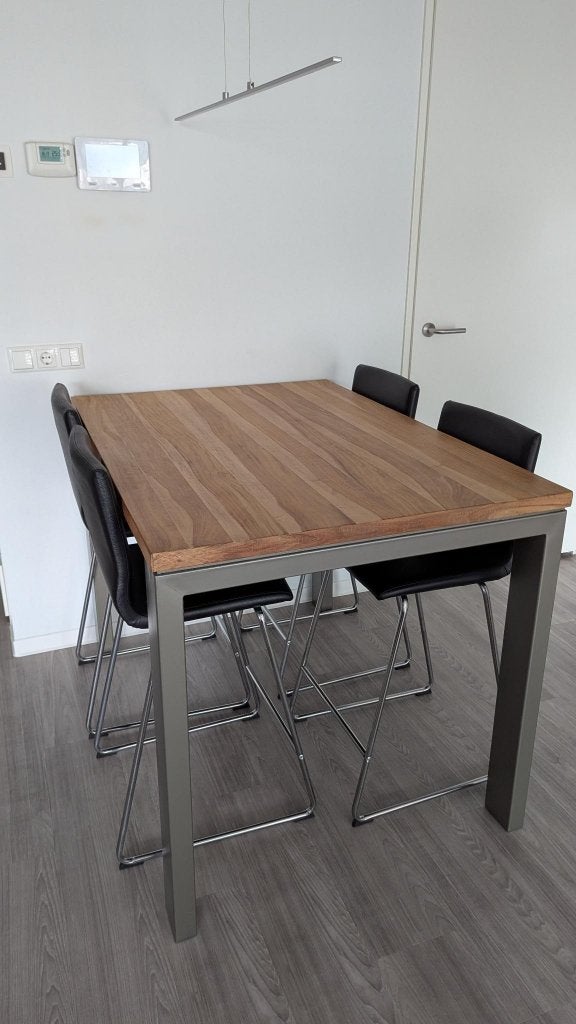 XOOON Puria hoge eettafel + stoelen, Huis en Inrichting, Ophalen, 100 tot 150 cm, 50 tot 100 cm, Zo goed als nieuw