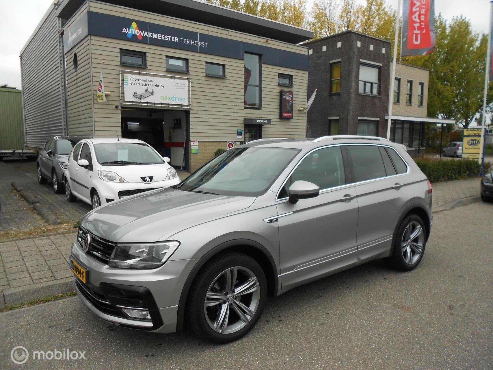 Volkswagen Tiguan 1.4 TSI Connected Series, R-Line, Apple Ca, Voorwielaandrijving, Gebruikt, 4 cilinders, Met garantie (alle)