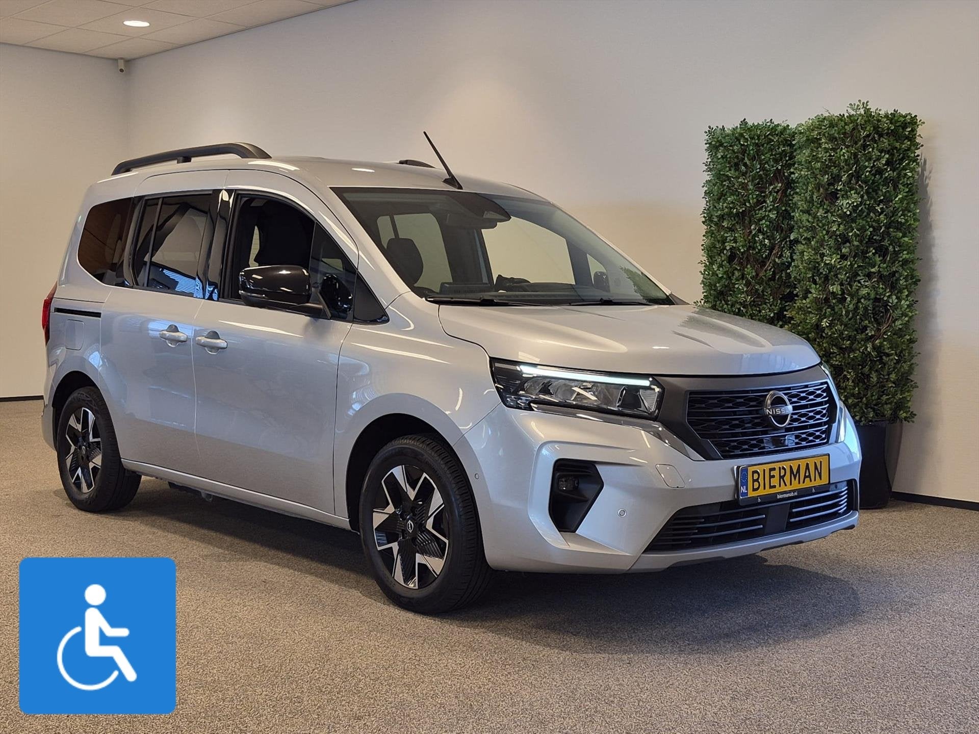 Nissan Townstar Rolstoelauto 4+1 FULL-OPTIONS, 12 maanden, Gebruikt, Overige carrosserieën, 4 stoelen