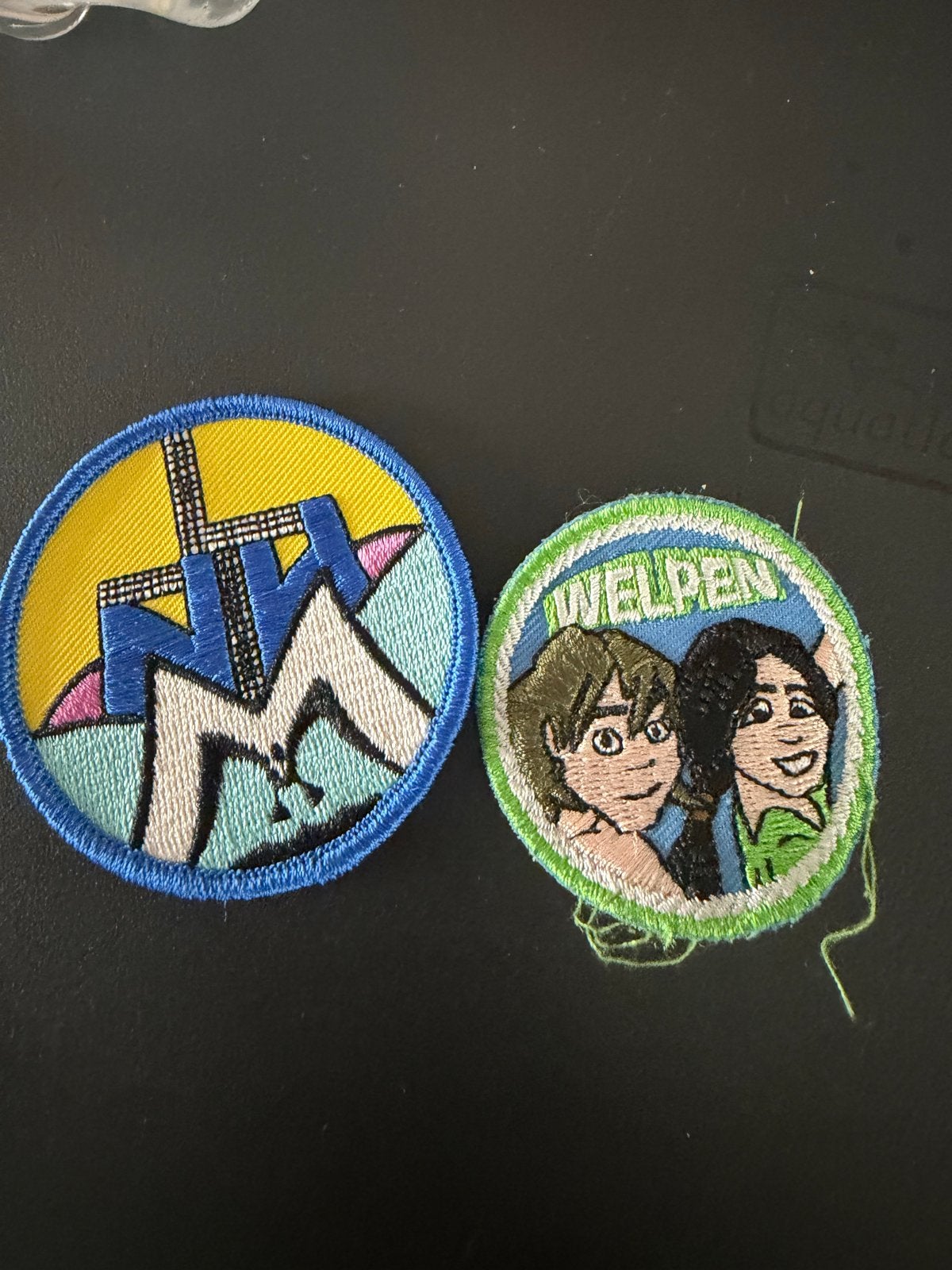 Scouting buttons - 2 stuks, Ophalen of Verzenden, Gebruikt, Embleem, Speld of Insigne